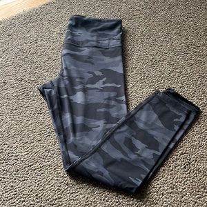 Athleta Elation Camo 7/8